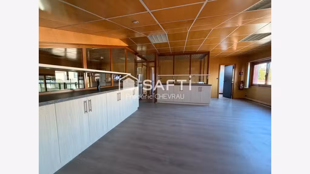 A vendre locaux 1980m² à Charnay-lès-Mâcon centre