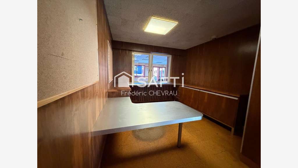 A vendre locaux 1980m² à Charnay-lès-Mâcon centre