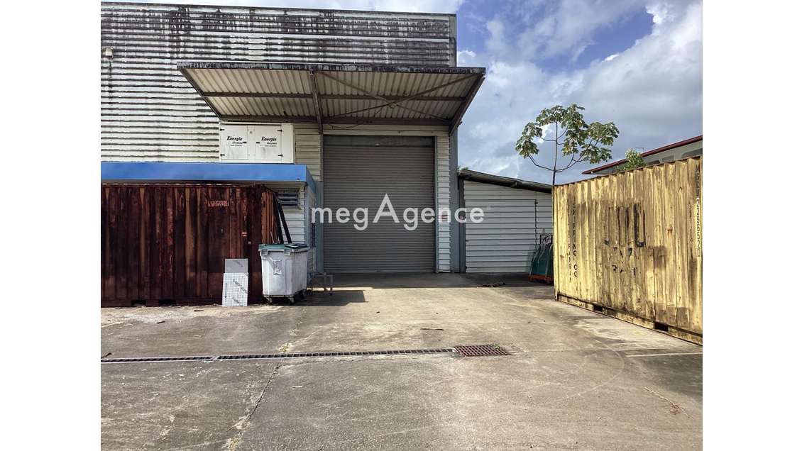A vendre local commercial de 450m² à Macouria
