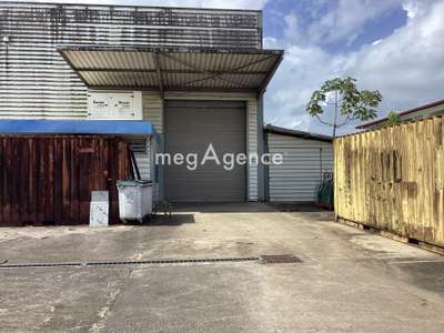 A vendre local commercial de 450m² à Macouria