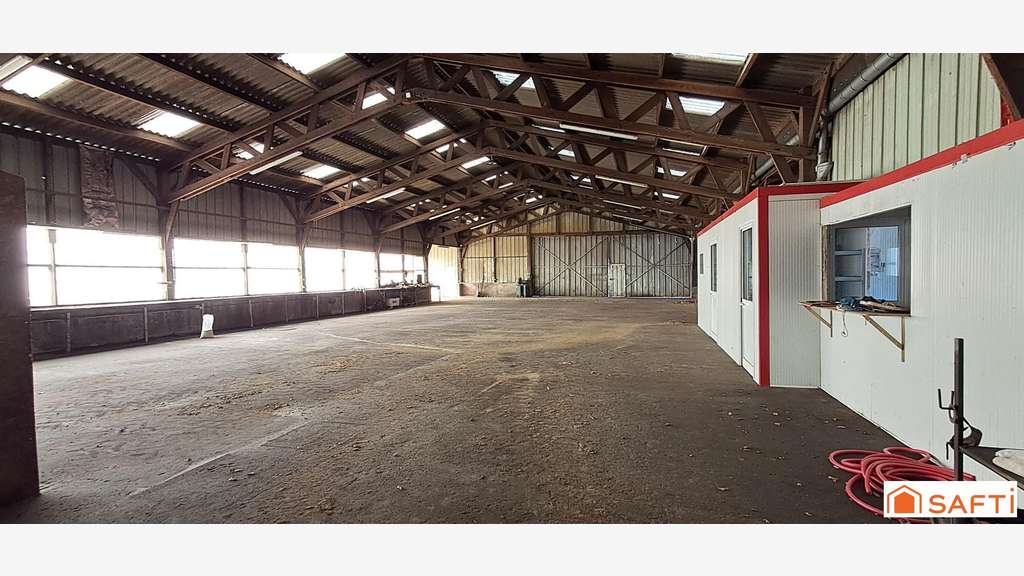 Local 1000m² sur 6675m² terrain à Magny-le-Désert