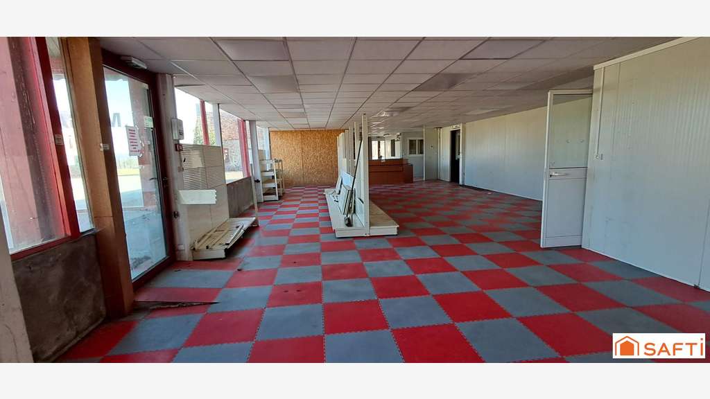 Local 1000m² sur 6675m² terrain à Magny-le-Désert