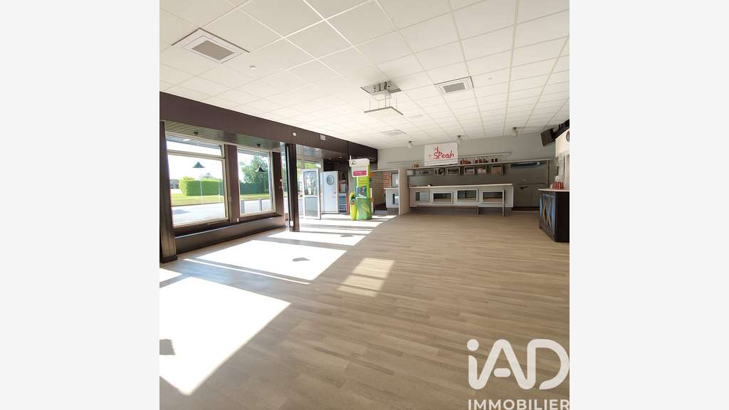 Vente local commercial 355m² à Mailly-le-Camp