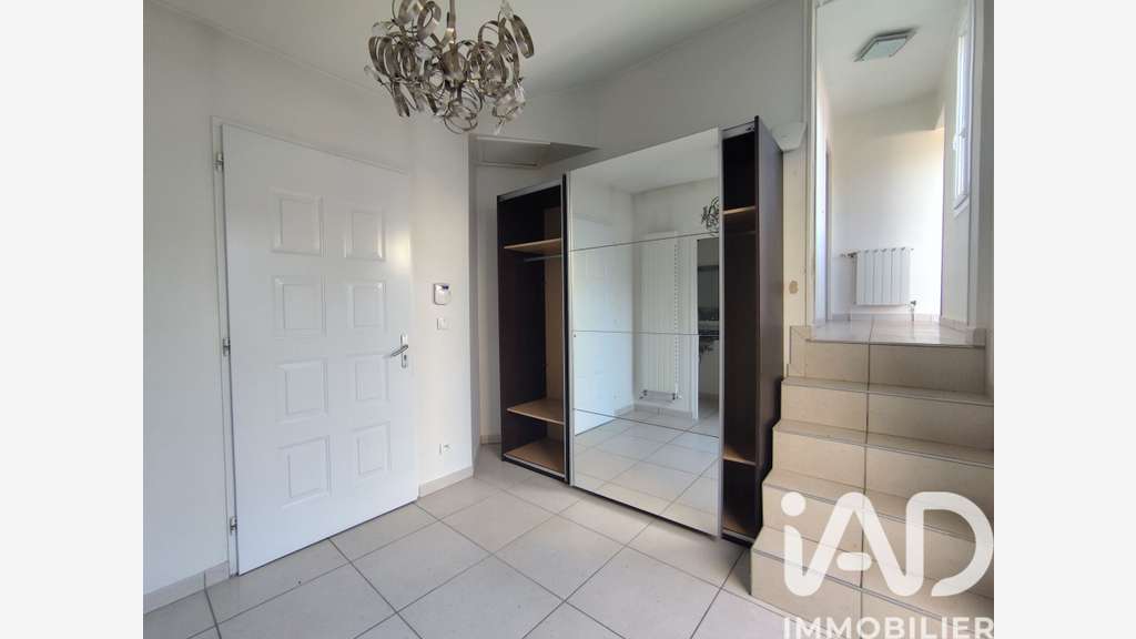 Vente local commercial 355m² à Mailly-le-Camp