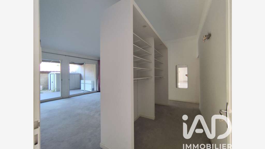 Vente local commercial 355m² à Mailly-le-Camp