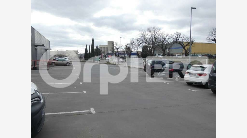 Vente locaux commerciaux 588m² à Manosque