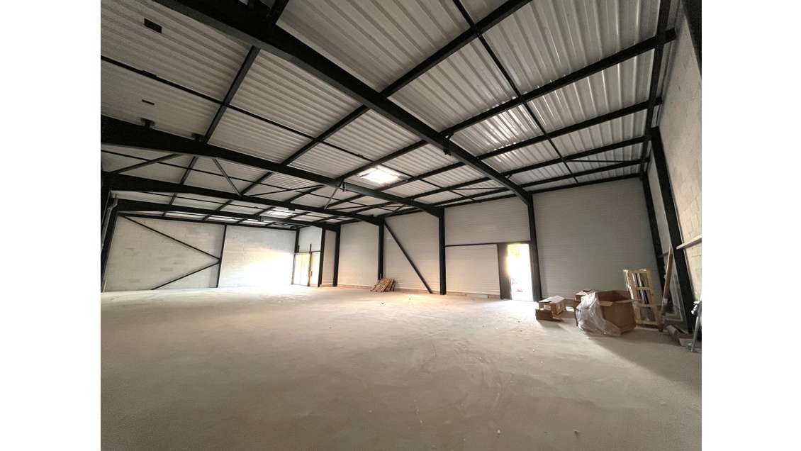 Vente local 350m² zone commerciale Manosque