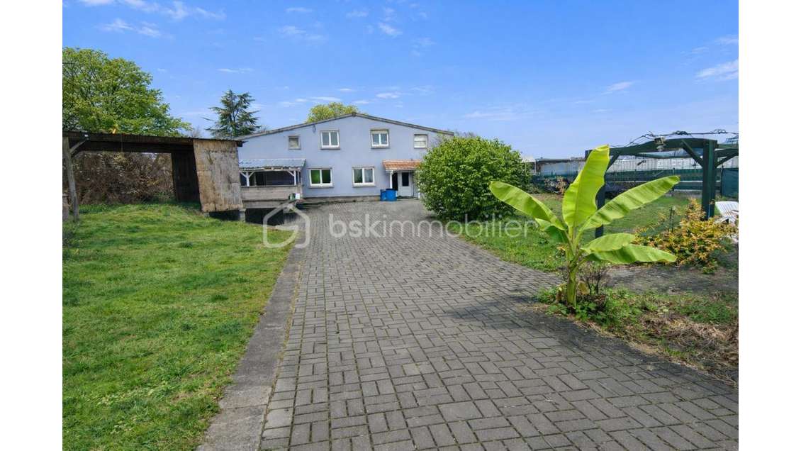 Vente local pro 480m² sur 21 ares à Marckolsheim