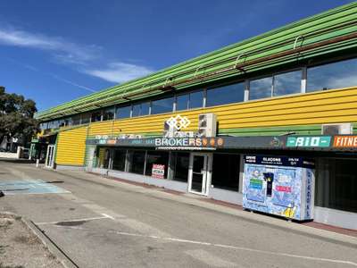 Bâtiment 2550m² à vendre à Marignane