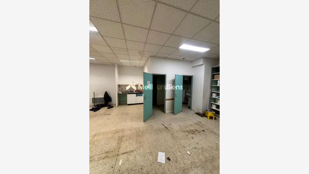 Vente local commercial spacieux de 146m² à Marnay