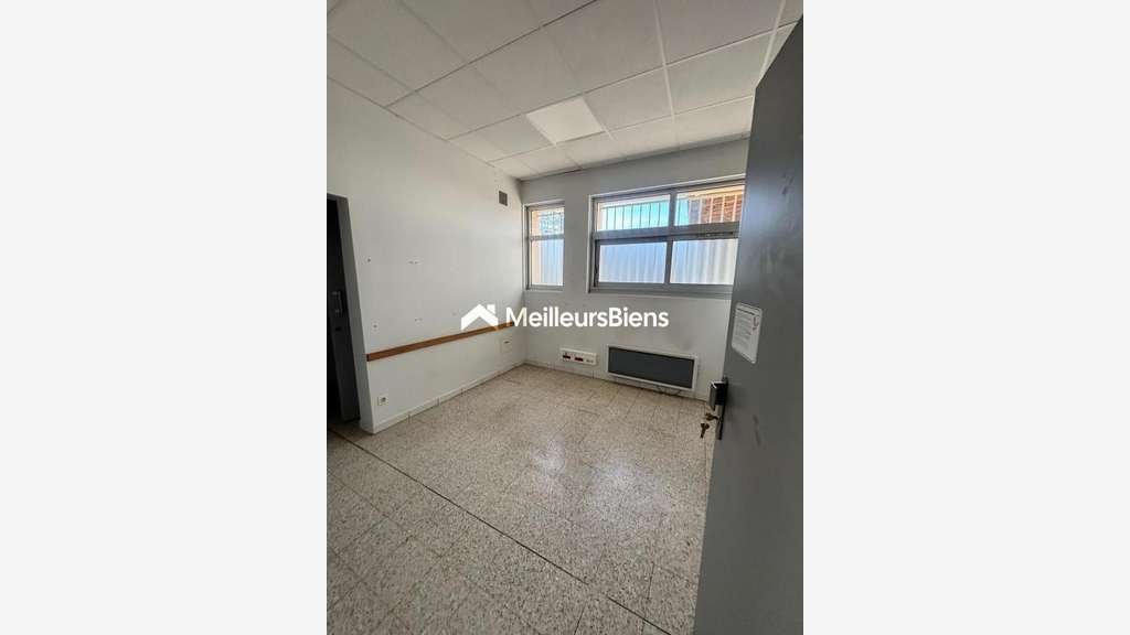 Vente local commercial spacieux de 146m² à Marnay