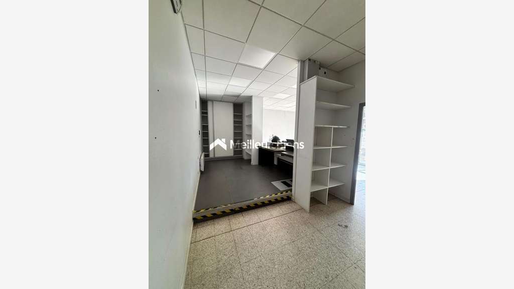 Vente local commercial spacieux de 146m² à Marnay
