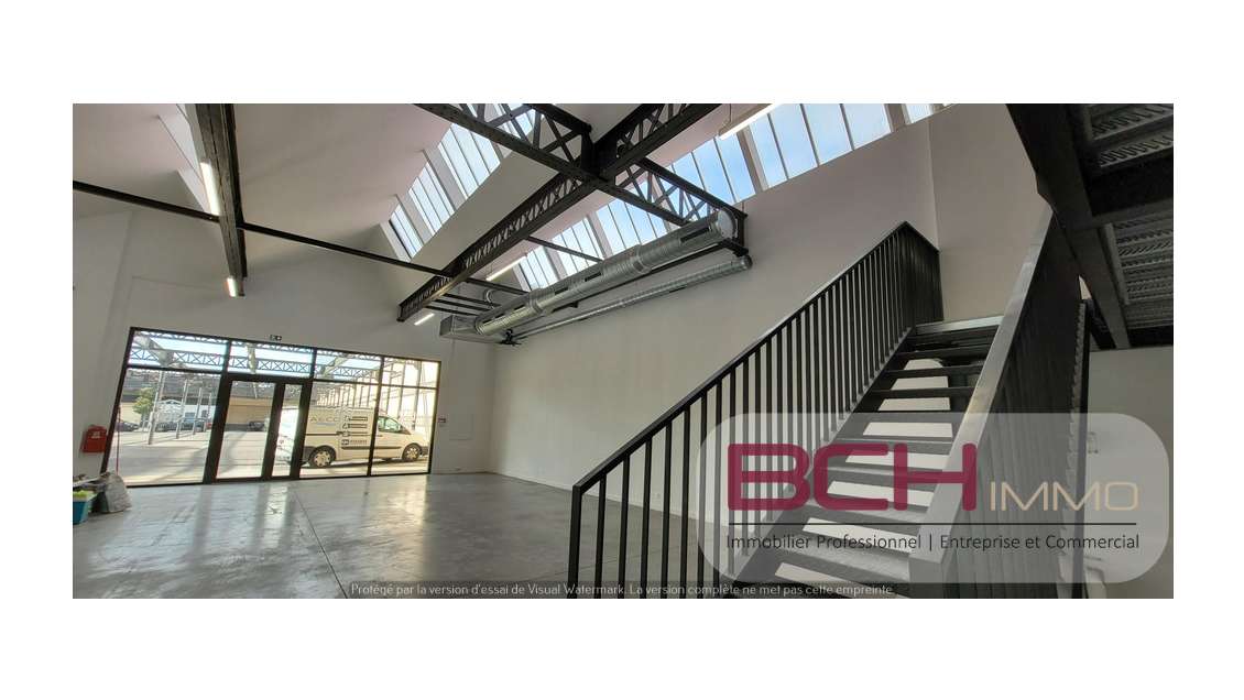 AV local lumineux parfait état Marseille Capelette