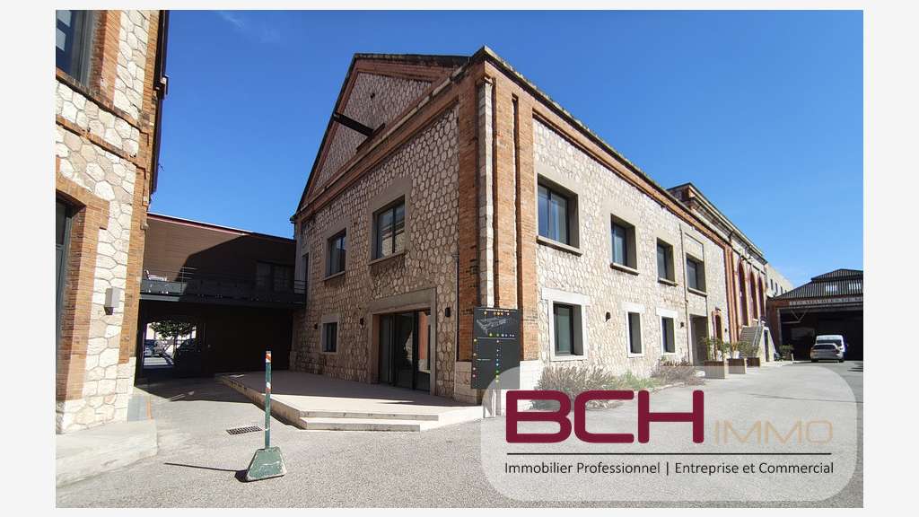 AV local professionnel neuf 172m² à Marseille 10