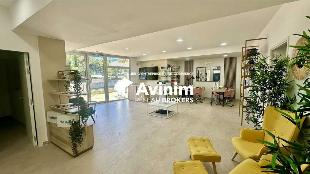 Vente local cial 170m² visibilité A50 à Marseille