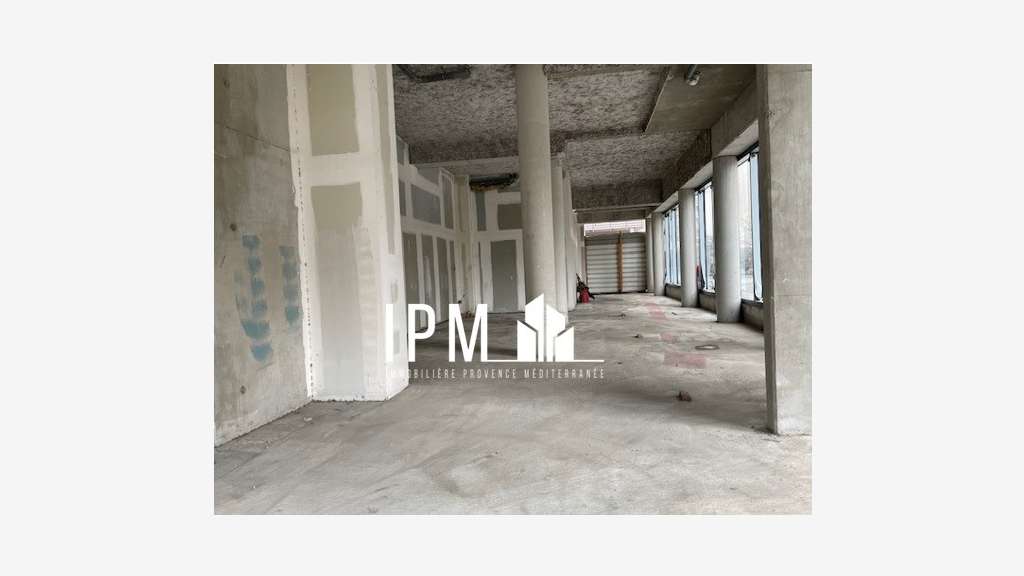 Local à vendre 223m2 ARENC 13002