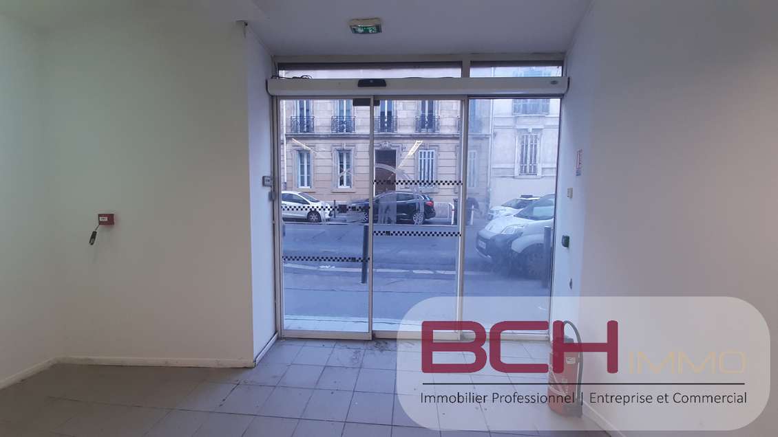Vente local 392m² axe passant Marseille 4ème 