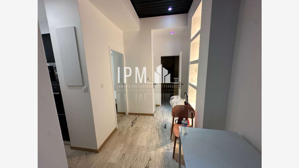 A vendre local 35m² et appart 36m² à Marseille 4e