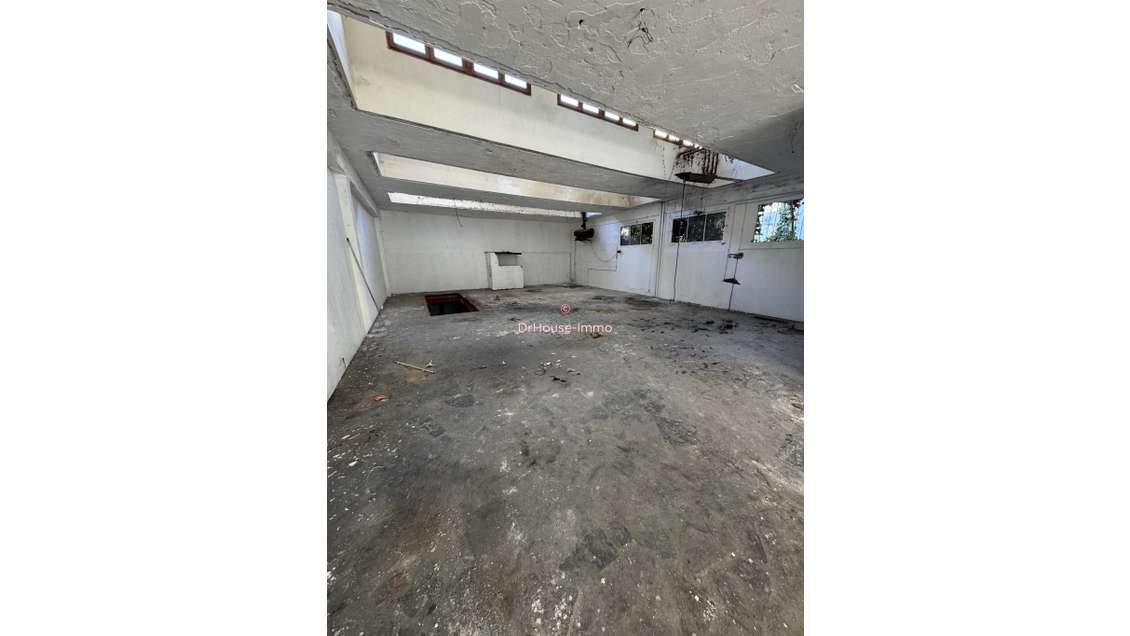 Vente murs local 200m² à Marseille 5e