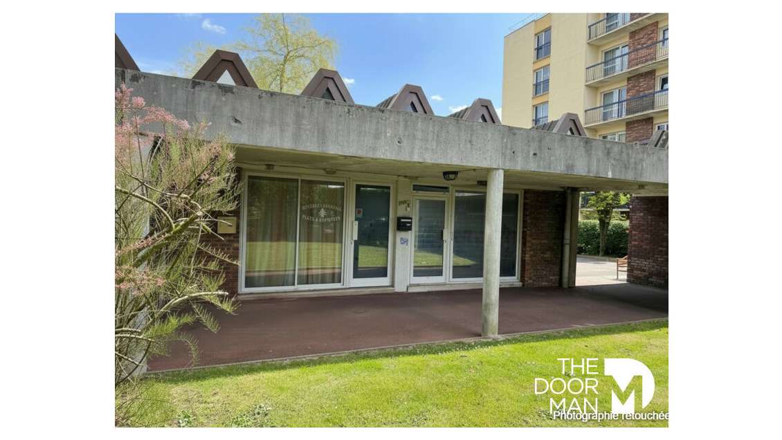 Locaux commerciaux 78310