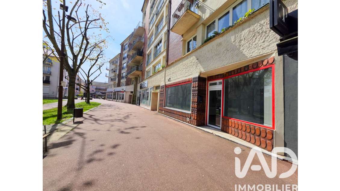 Vente local commercial de 45m² à Maurepas centre
