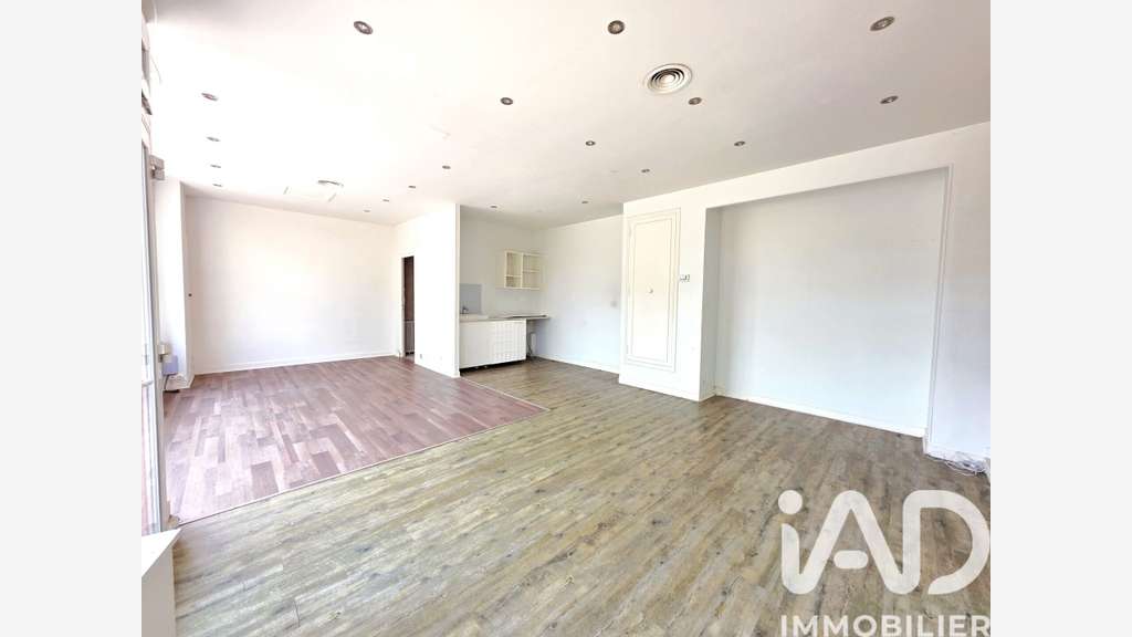 Vente local commercial de 45m² à Maurepas centre