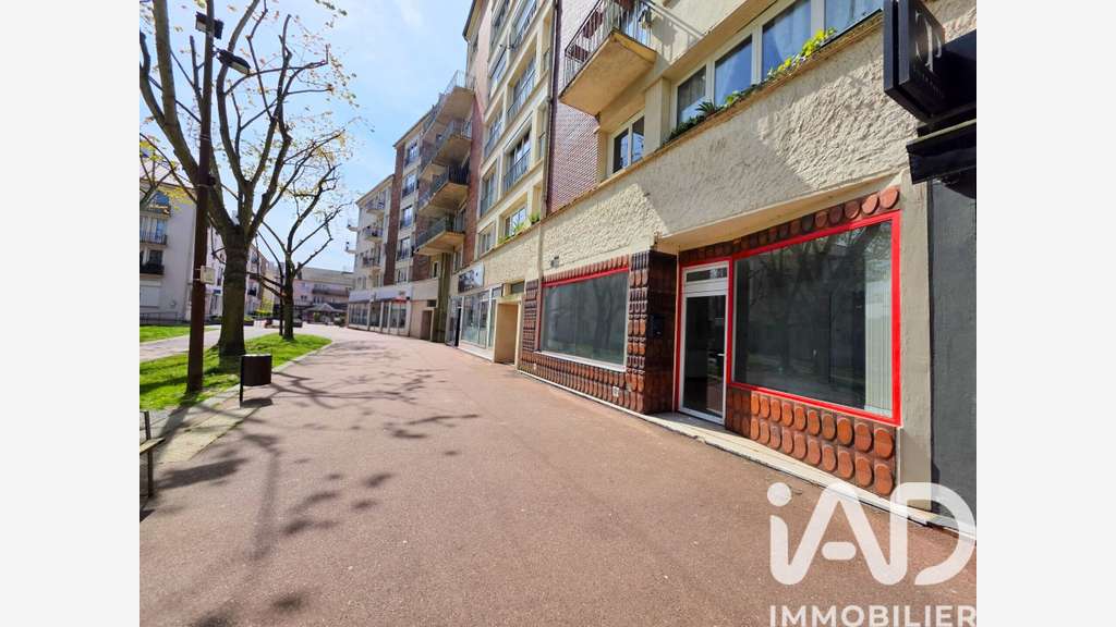 Vente local commercial de 45m² à Maurepas centre