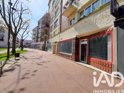 Vente local commercial de 45m² à Maurepas centre