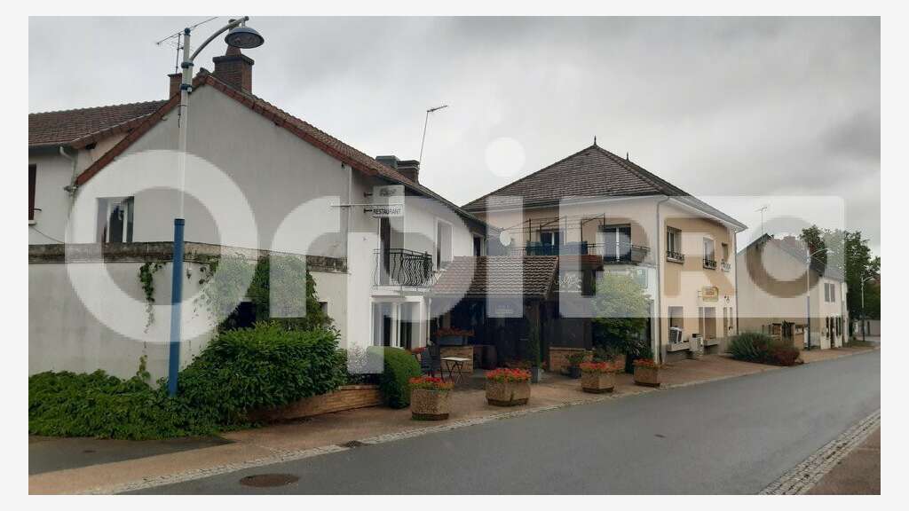 Vente local d'activité 600m² sur 2000m² à Mazirat