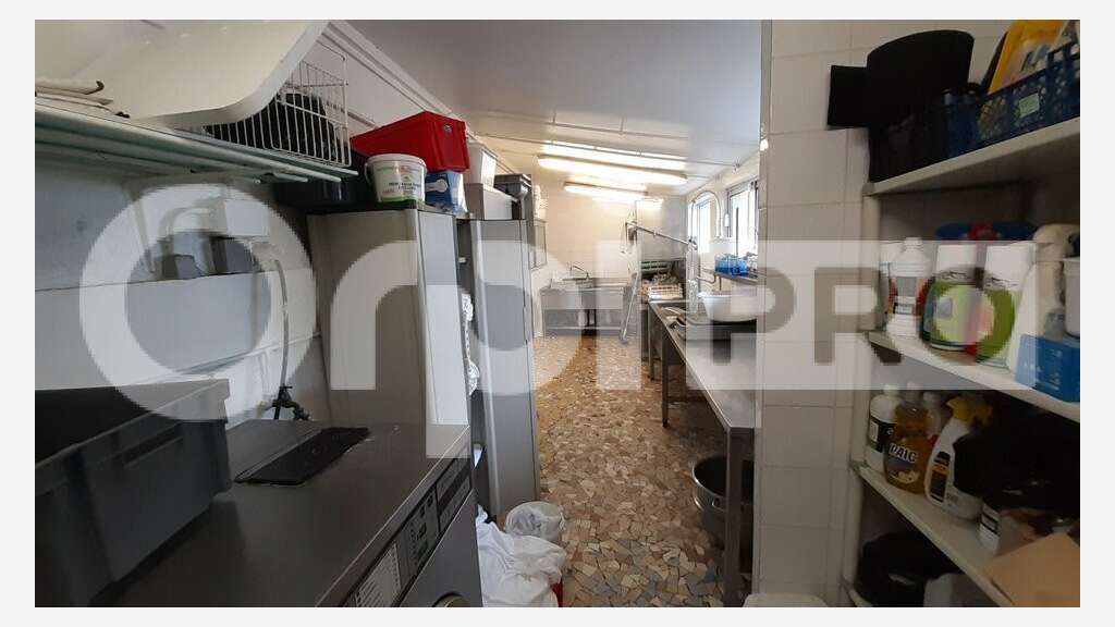 Vente local d'activité 600m² sur 2000m² à Mazirat