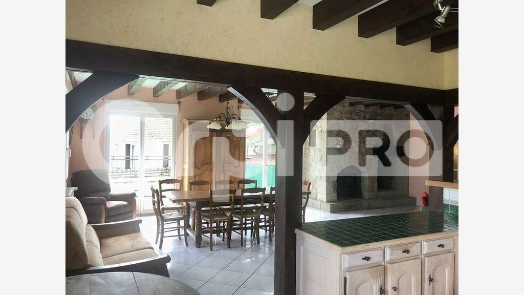 Vente local d'activité 600m² sur 2000m² à Mazirat