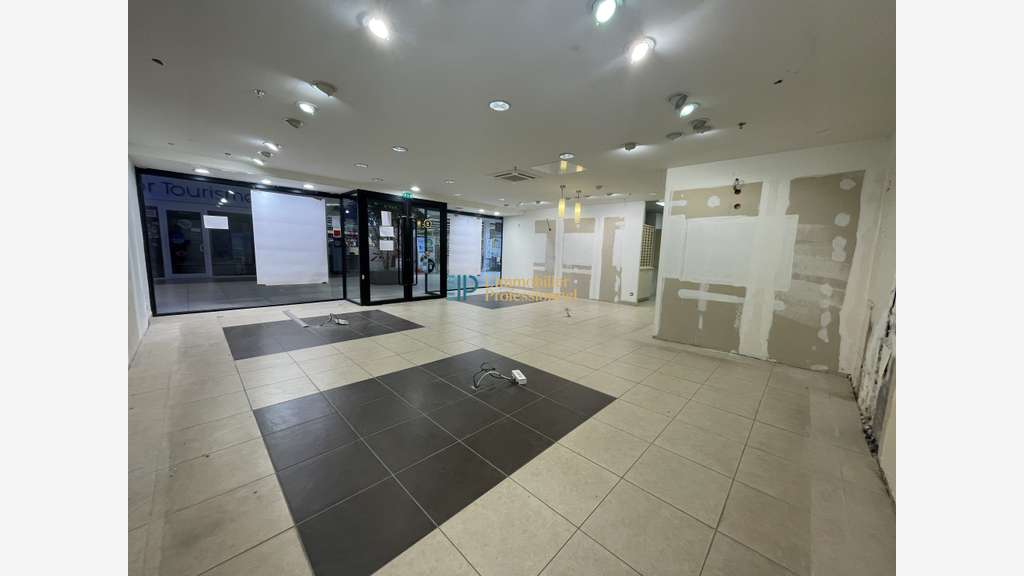Vente local commercial 86m² en zc à Quimperlé