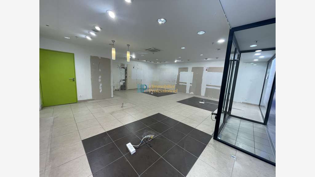 Vente local commercial 86m² en zc à Quimperlé