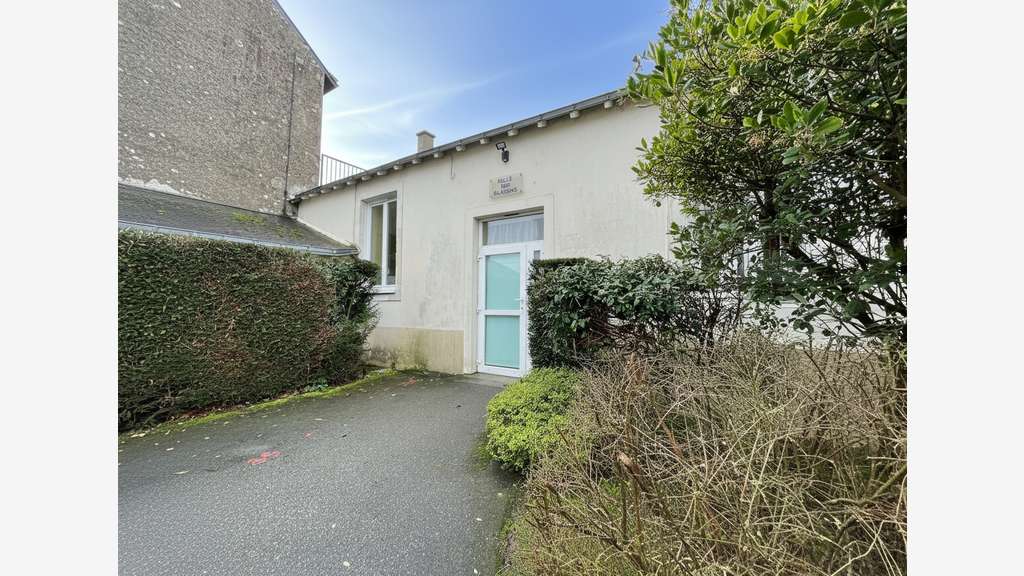 Vente local professionnel de 82m² à Mésanger