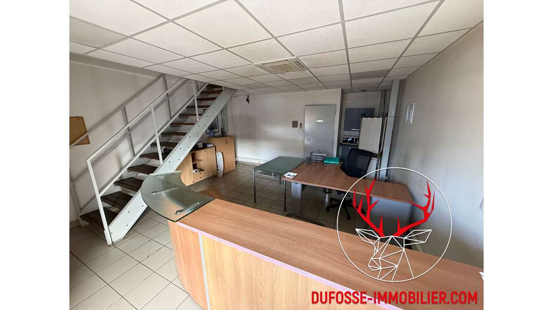 Local industriel de 495 m2 comprenant bureau