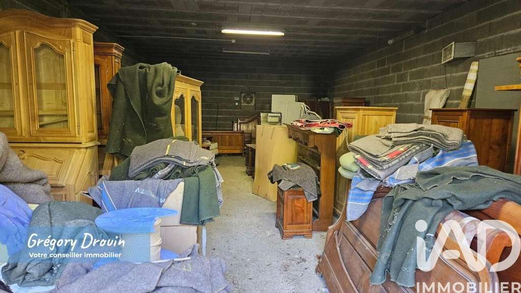 Vente locaux 800m² à Mézières-en-Gâtinais