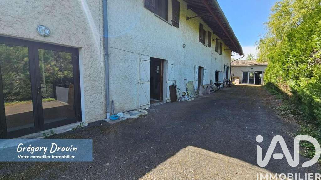 Vente locaux 800m² à Mézières-en-Gâtinais
