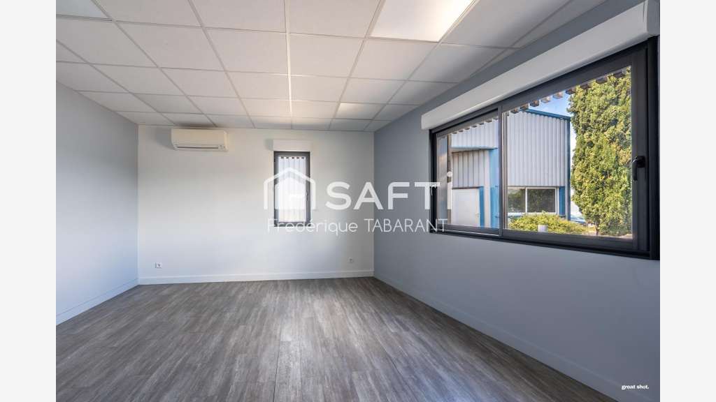 A vendre bureaux showroom de 85m² à Mondouzil