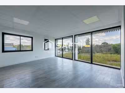 A vendre bureaux showroom de 85m² à Mondouzil