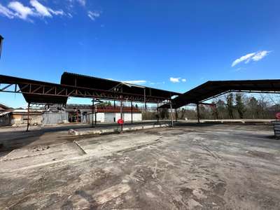 2500 m² de batiment industriels sur 11000 m² de t