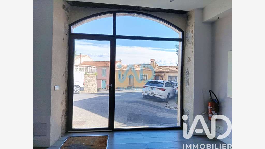 Vente local commercial de 68m² à Montauroux