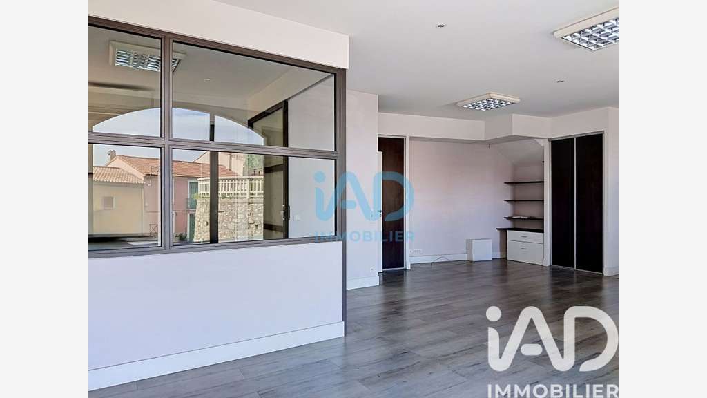 Vente local commercial de 68m² à Montauroux