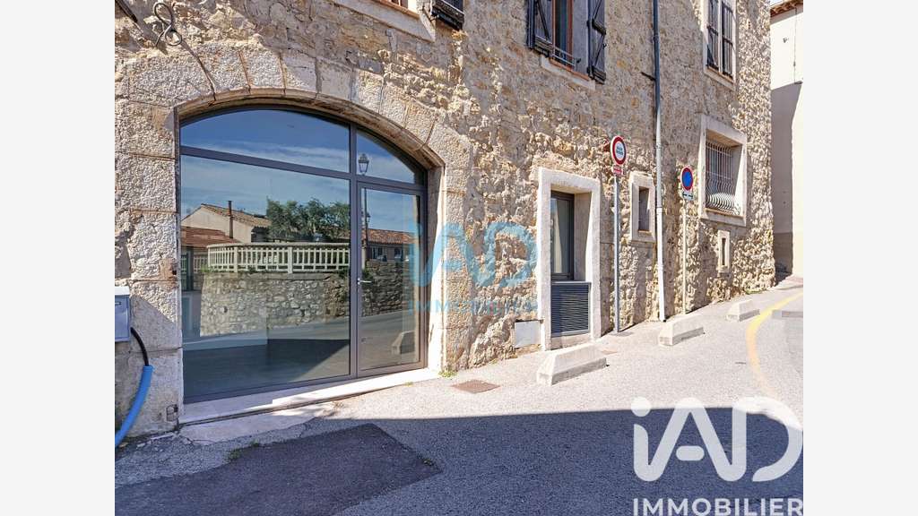 Vente local commercial de 68m² à Montauroux