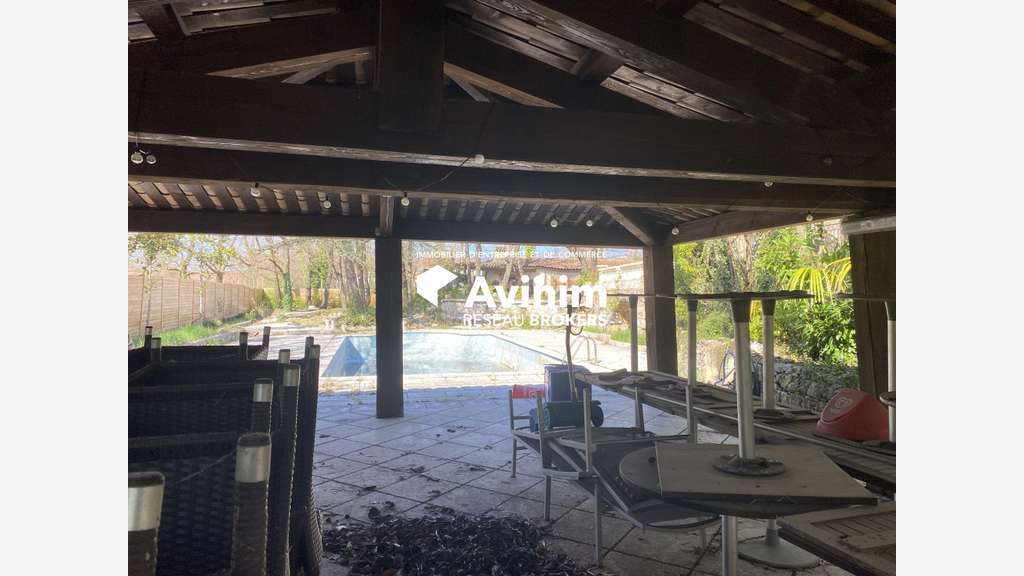 Vente local commercial 720m² à Montauroux