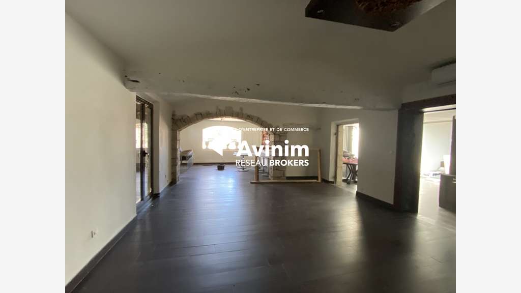 Vente local commercial 720m² à Montauroux