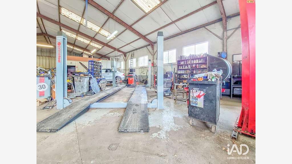 Local commercial à Montbouy