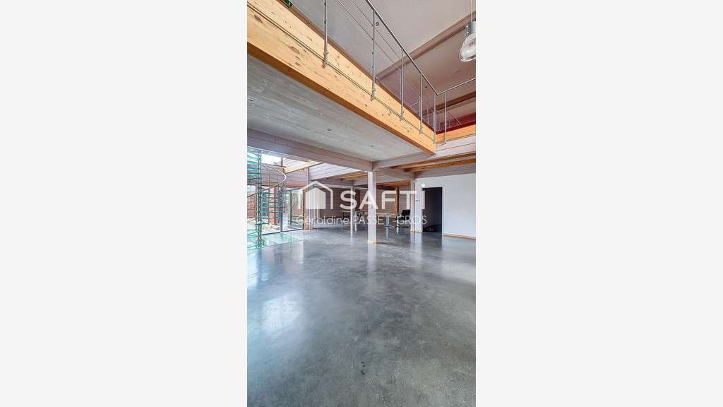 Bureaux spacieux avec 2 terrasses à Montélier
