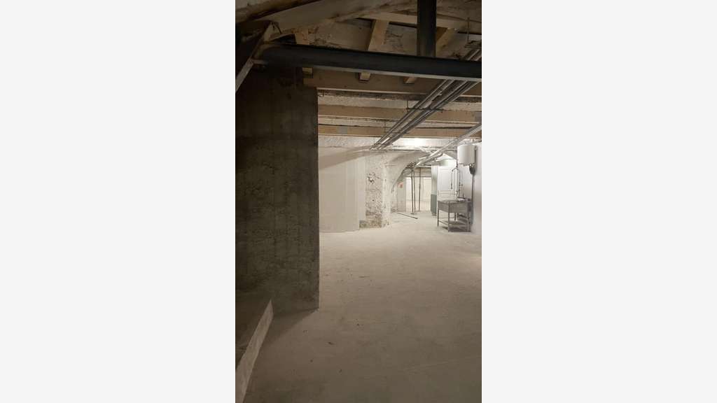Vente locaux rue piétonne 580m² à Montélimar