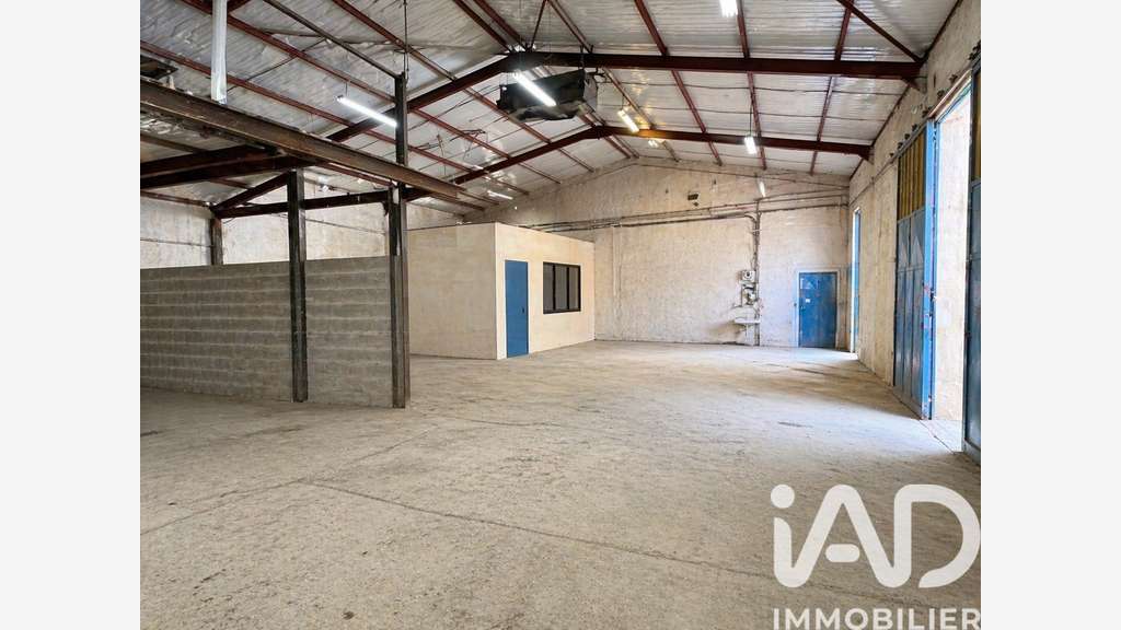 AV local activité 265m² idéal artisan PME Monteux