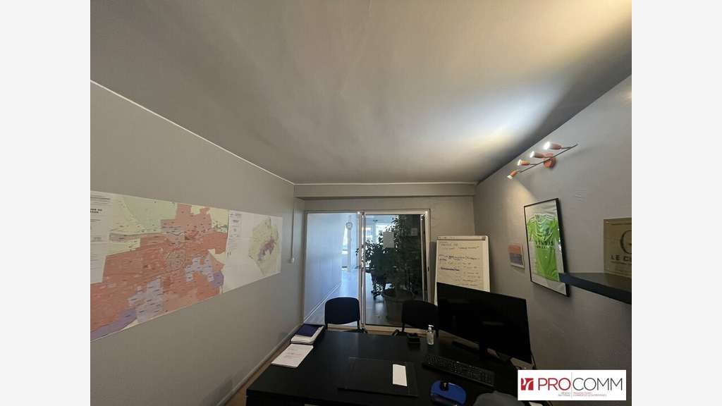 Local commercial de 44m² à vendre à Monteux